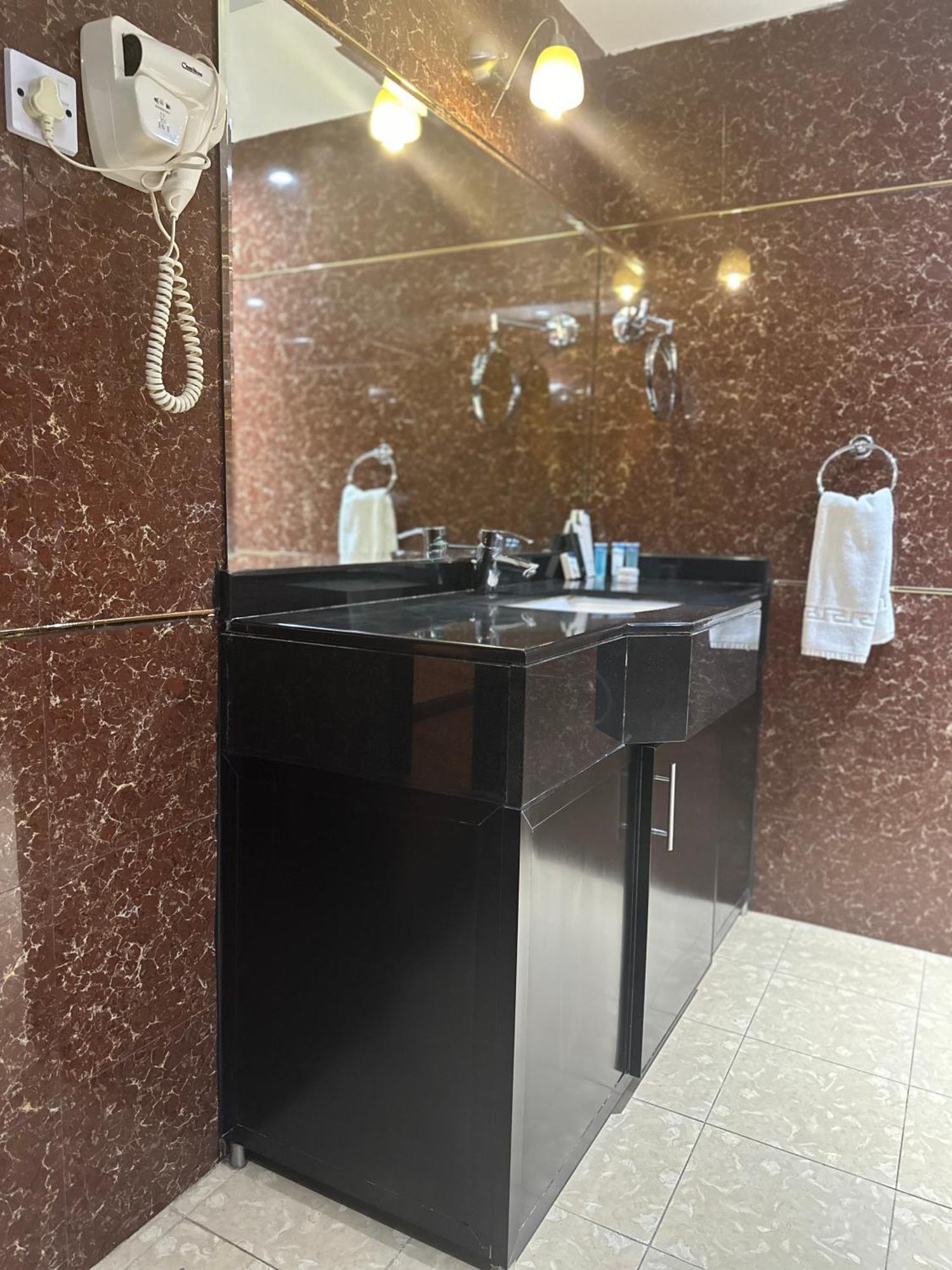 Caesar Hotel Muscat Ngoại thất bức ảnh