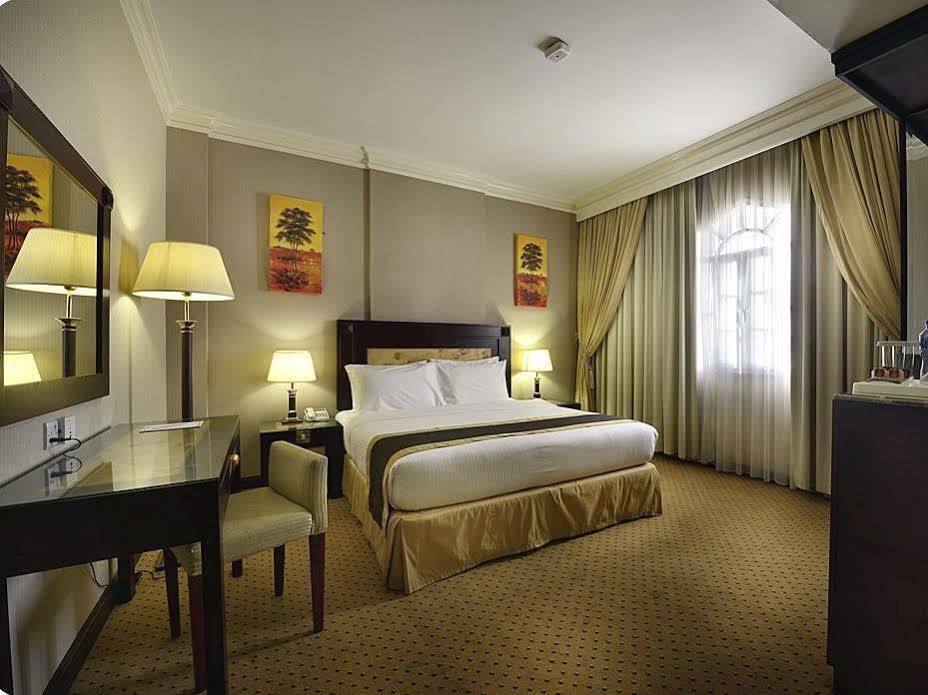Caesar Hotel Muscat Ngoại thất bức ảnh